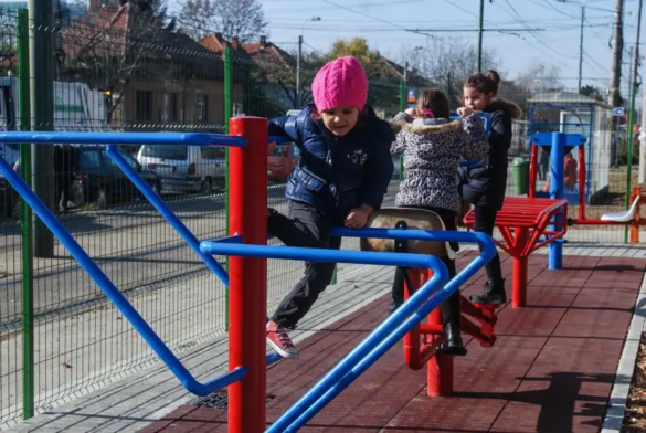 Parc nou inaugurat pe Calea Bogdăneştilor10 jpg Parc nou inaugurat pe Calea Bogdăneştilor10 jpg