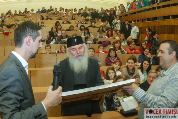 Concert special la Spitalul Judeţean de Urgenţă din Timişoara. Mitropolitul Banatului s-a bucurat alături de medici şi copii de un recital de colide