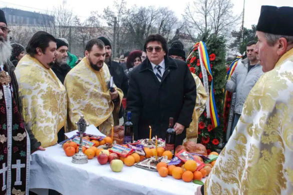 17 decembrie, zi de doliu în Timişoara. Memoria eroilor din Revoluţia din 1989, cinstită cu torţe şi pomană în Cimitirul Eroilor