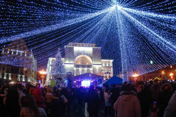 Targul de Craciun din Timisoara are patinoar uriaș! Vezi programul complet!