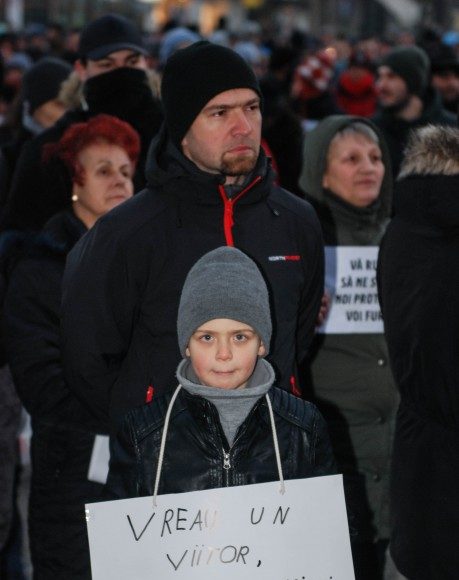 Protest-împotriva-amnistiei-şi-a-graţierii-la-Timişoara04