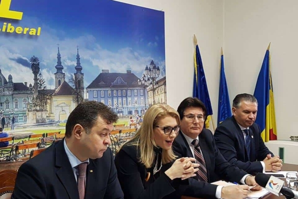 Senatoarea Gorghiu cere demisii in PSD pentru scaderea salariilor a mii de romani