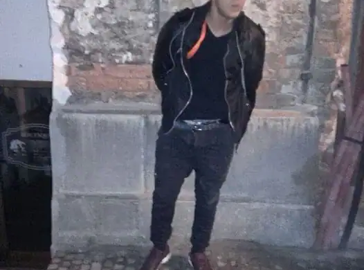 Tâlhărită chiar în centrul Timişoarei. Cum a ajutat-o prezenţa de spirit pe o tânără să îşi recupereze telefonul mobil