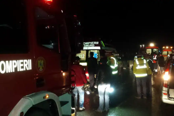 Accident grav în Timiş, un Mercedes s-a izbit de un cap de pod! Bilanţ: trei morţi şi doi răniţi