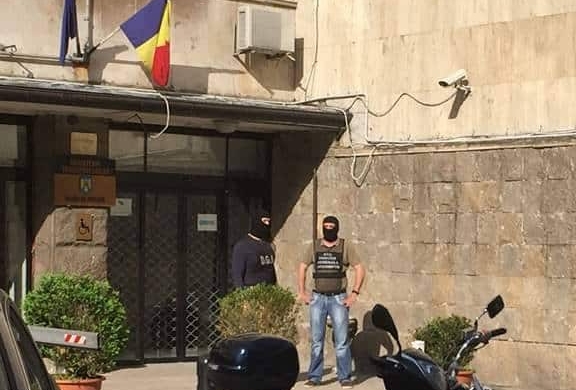 Descinderi DGA şi DIICOT într-un dosar de fraudă cu prejudiciu de 6.3 milioane de euro! Cum acţionau suspecţii de la CFR Marfă