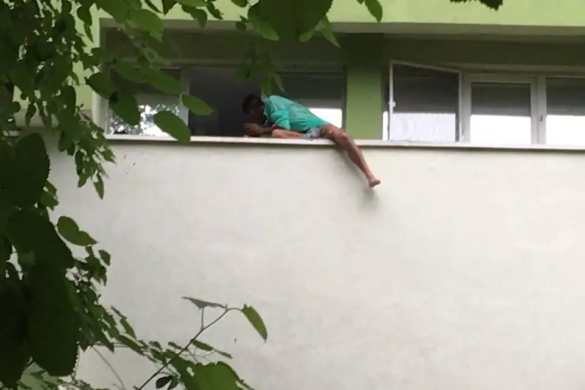 Panică la Spitalul Judeţean din Timişoara: un tânăr amenință că va sări de la etajul doi! Cum intervin pompierii