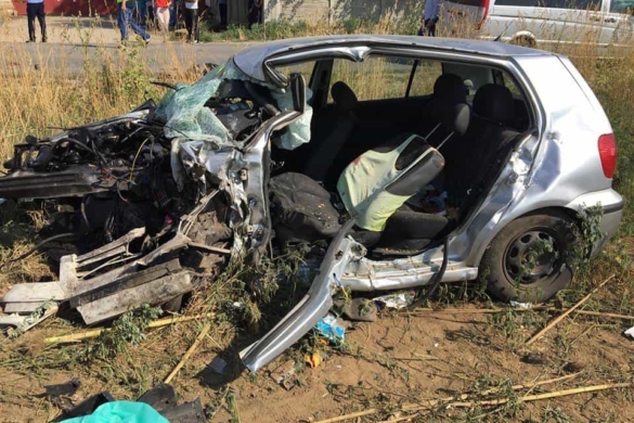 Accident pe drumul spre Parţa: doi oameni MORŢI şi alţi patru răniţi, din cauza vitezei excesive