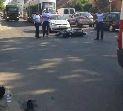 Accident la Timișoara: motociclist băgat în spital de un șofer care nu a acordat prioritate