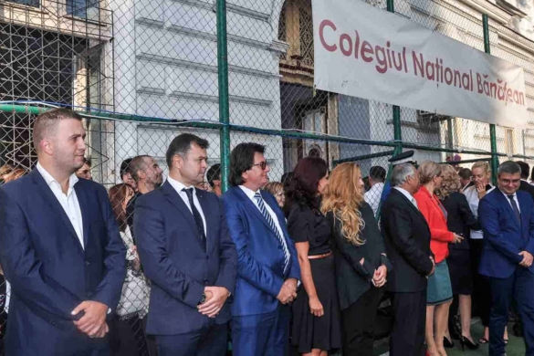 Lecții de bună creștere pentru elevi și multinaționale, la Colegiul Bănățean, cu primarul Robu și episcopul Paisie