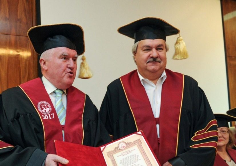 Doctor-Honoris-Causa-al-Universităţii-de-Medicinăt06