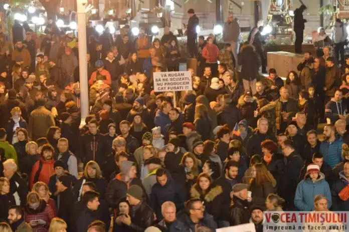 VIDEO Primul protest #rezist din 2018, la Timisoara. Peste 3.000 de oameni in strada Prima zi de proteste rezist la Timișoara12 jpg