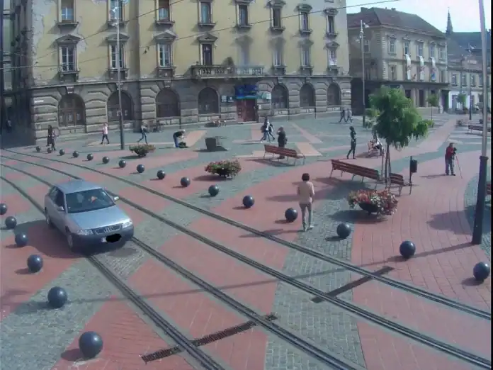 Zeci de șoferi nesimțiți, amendați pentru ca se plimbau cu mașinile prin centrul Timișoarei