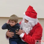 Mos Craciun in vizita la Spitalul Judetean13 jpg