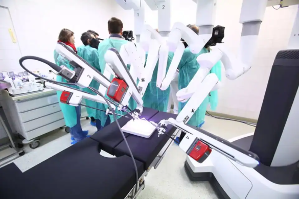 FOTO Operatii in premiera la Spitalul de Copii din Timisoara. Micutii vor fi operati cu un robot