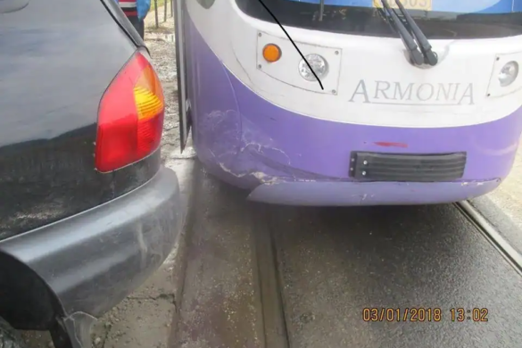 Ce a patit un oltean care si-a parcat masina blocand liniile de tramvai din Timisoara