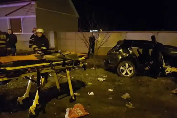 Accident la Izvin: patru tineri au ajuns la spital