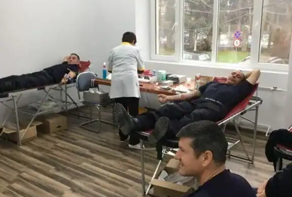 Pompierii ISU Timis, salvatori de vieti si in timpul liber