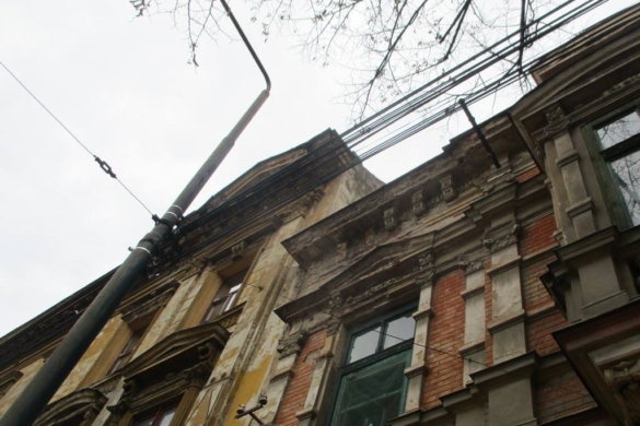 Proprietarii clădirilor degradate din Timișoara, amendați pentru neintretinerea lor