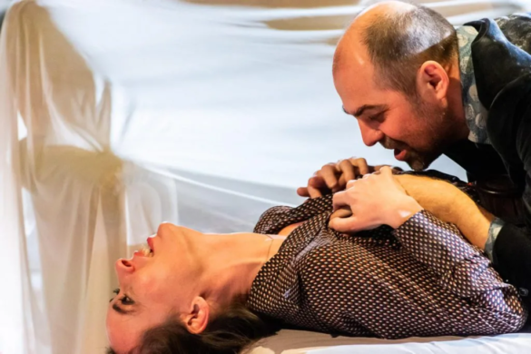 Spectacolul ”La comun” al Teatrului Maghiar se joaca pentru artistii in dificultate