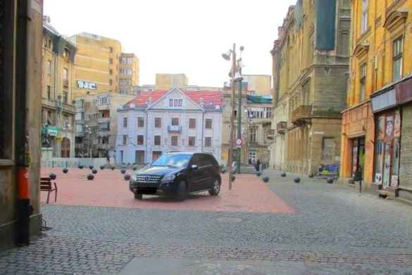 RECORD de AMENZI pentru ”smecherii” care parcheaza pe străzile pietonale si in zone interzise