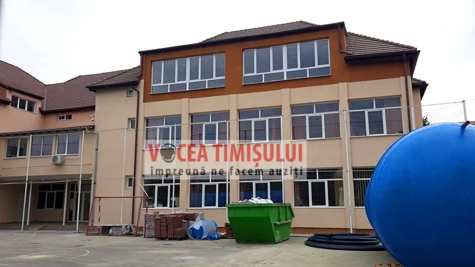 Liceul-Vlad-Tepes-din-Timisoara-are-sase-noi-sali-de-clasa6