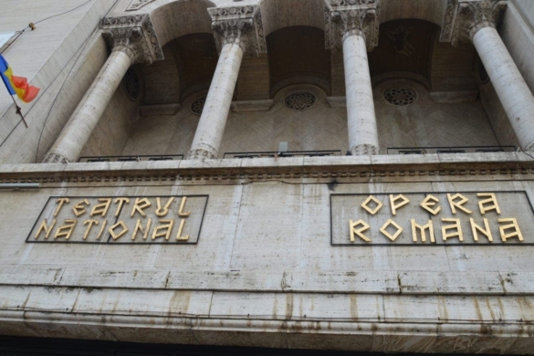 Fatada Palatului Culturii din Timisoara intra in reabilitare. Se cosolideaza si fundatia