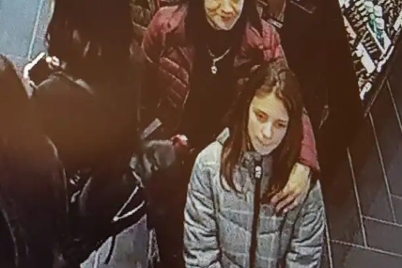 VIDEO Furturi pe banda rulanta in toata tara! Doua femei cu doi copii minori, ”la lucru”, in Iulius Mall, la Timisoara
