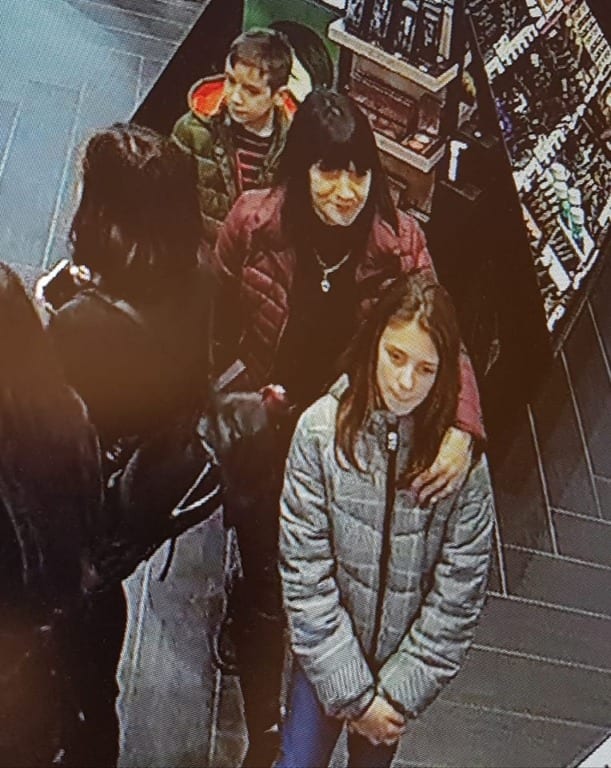 VIDEO Furturi pe banda rulanta in toata tara! Doua femei cu doi copii minori, ”la lucru”, in Iulius Mall, la Timisoara 1