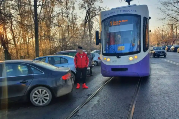 Amenda mica nu descurajeaza nesimtitii care parcheaza pe liniia de tramvai, la Timisoara