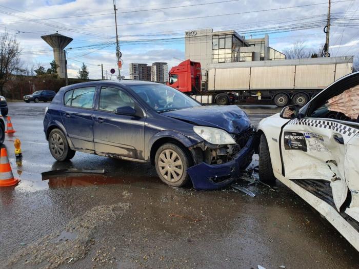 Doua persoane la spital in urma unui accident rutier la Timisoara 11