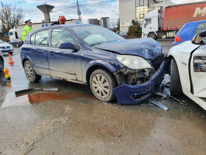 Doua persoane la spital in urma unui accident rutier la Timisoara 3