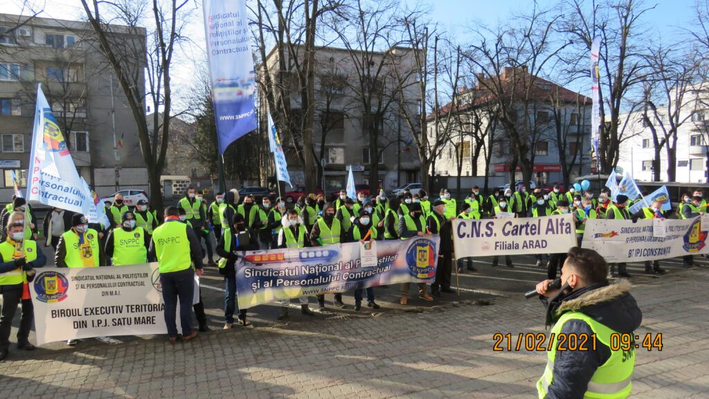 Polițiștii au ieșit in strada sa proteste nemulțumiți de deciziile lui Cîțu! 3