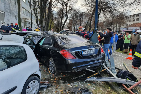 Accident grav pe Calea Șagului din Timișoara! O mașină a ajuns pe contrasens, a lovit doi pietoni și a distrus mai multe autoturisme