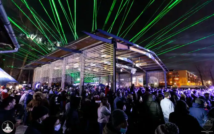 Parcul Crăciunului ajunge la final, după trei săptămâni de distracţie într-un cadru inedit! ADDA urcă pe scenă şi încheie ediţia din acest an parcul craciunului 3 jpg