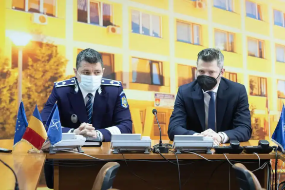 Șah-mat! Chestorul de poliție Alin Petecel i-a scos din cap luptele greco-romane prefectului PSD Mihai Ritovoiu