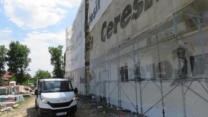 Chetă cooperatistă! Dezvoltatorii imobiliari au pus la bătaie câte 10.000 de euro pentru voturile consilierilor locali care au înclinat balanța împotriva demiterii managementului ”Giroceana” 13