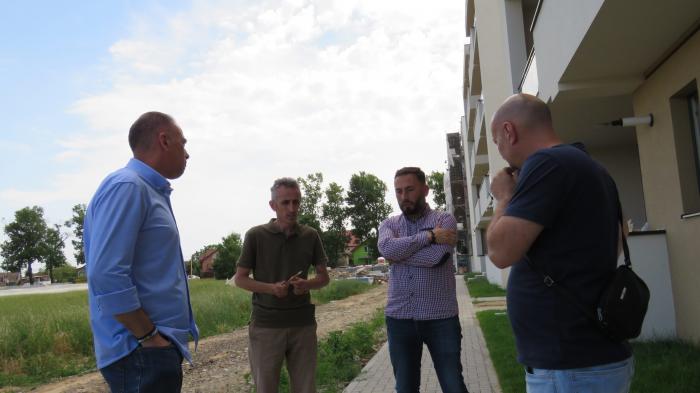 Chetă cooperatistă! Dezvoltatorii imobiliari au pus la bătaie câte 10.000 de euro pentru voturile consilierilor locali care au înclinat balanța împotriva demiterii managementului ”Giroceana” 12
