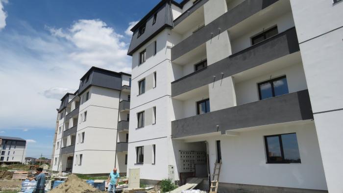 Chetă cooperatistă! Dezvoltatorii imobiliari au pus la bătaie câte 10.000 de euro pentru voturile consilierilor locali care au înclinat balanța împotriva demiterii managementului ”Giroceana” 6