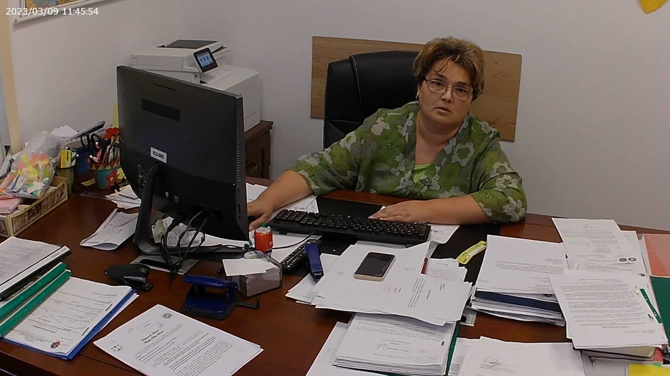 Limbaj academic! Secretar Carmina Mateia – Primăria Giroc: ”Cine mama dracului e Simona Ivuț? I-am făcut hârtie la tâmpita aia de avocată. Eu nu îi înțeleg frustrarea! Când a construit ilegal, nu a fost frustrată?”