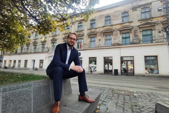 Flota de firobuze a primarului Dominic Fritz rămâne pe hârtie, până când C.N.S.C se va pronunța asupra ”dedicațiilor tehnice” din caietul de sarcini