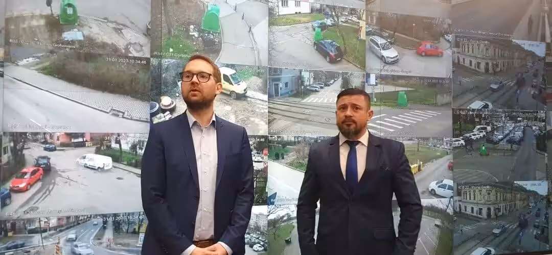 Pensionarii din MAI, incompatibili cu funcțiile publice? Primăria Timișoara încalcă legea sub conducerea lui Dominic Fritz