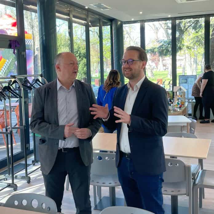 Casa de Sticlă și Orașul de Hârtie: Prioritățile absurde ale administrației Fritz