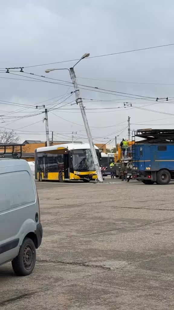Transportul public din Timișoara, în pericol: Zeci de vehicule noi avariate și niciunul asigurat CASCO