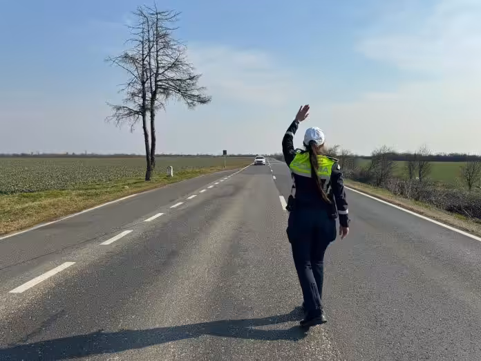 Peste 300 de șoferi amendați într-o singură zi, în Timiș. Acțiune Speed Marathon pe drumurile din județ Peste 300 de șoferi amendați într-o singură zi, în Timiș. Acțiune Speed Marathon pe drumurile din județ