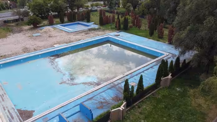 Ruinele promisiunilor lui Fritz: Ștrandul Termal și Baza Uszoda, două eșecuri în inima Timișoarei Ruinele promisiunilor lui Fritz: Ștrandul Termal și Baza Uszoda, două eșecuri în inima Timișoarei