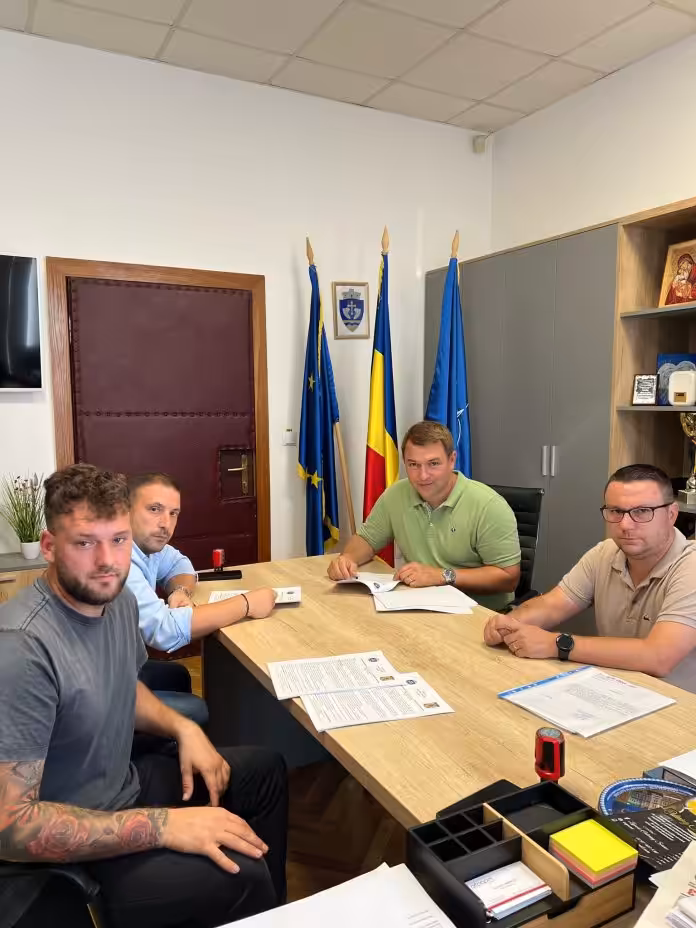 Trei contracte noi pentru extinderea rețelei electrice în Ghiroda și Giarmata Vii Trei contracte noi pentru extinderea rețelei electrice în Ghiroda și Giarmata Vii