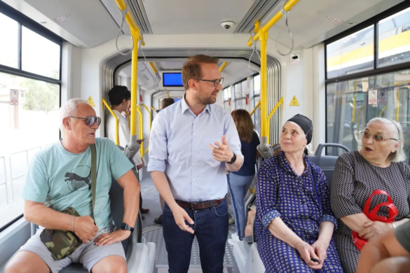 STPT și Fritz vând iluzii digitale: 8 milioane de euro pentru aplicații, hărțuiri și autobuze trase pe dreapta în Timișoara