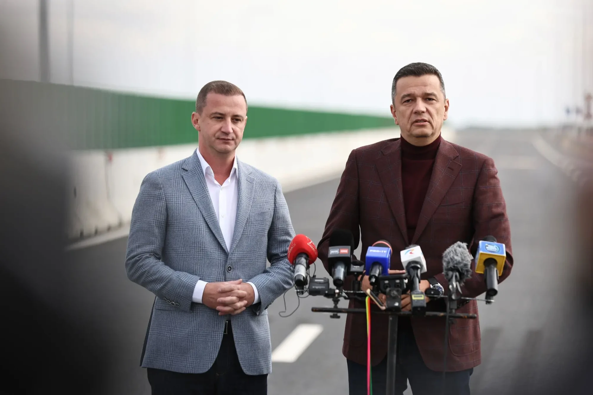 Grindeanu, gest ferm la congresul UDMR: „România are un singur imn”