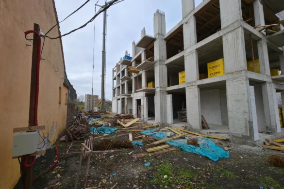 Cum a ajuns firma lui Gabriel Almăjan să primească două autorizații pe același teren, fără PUD
