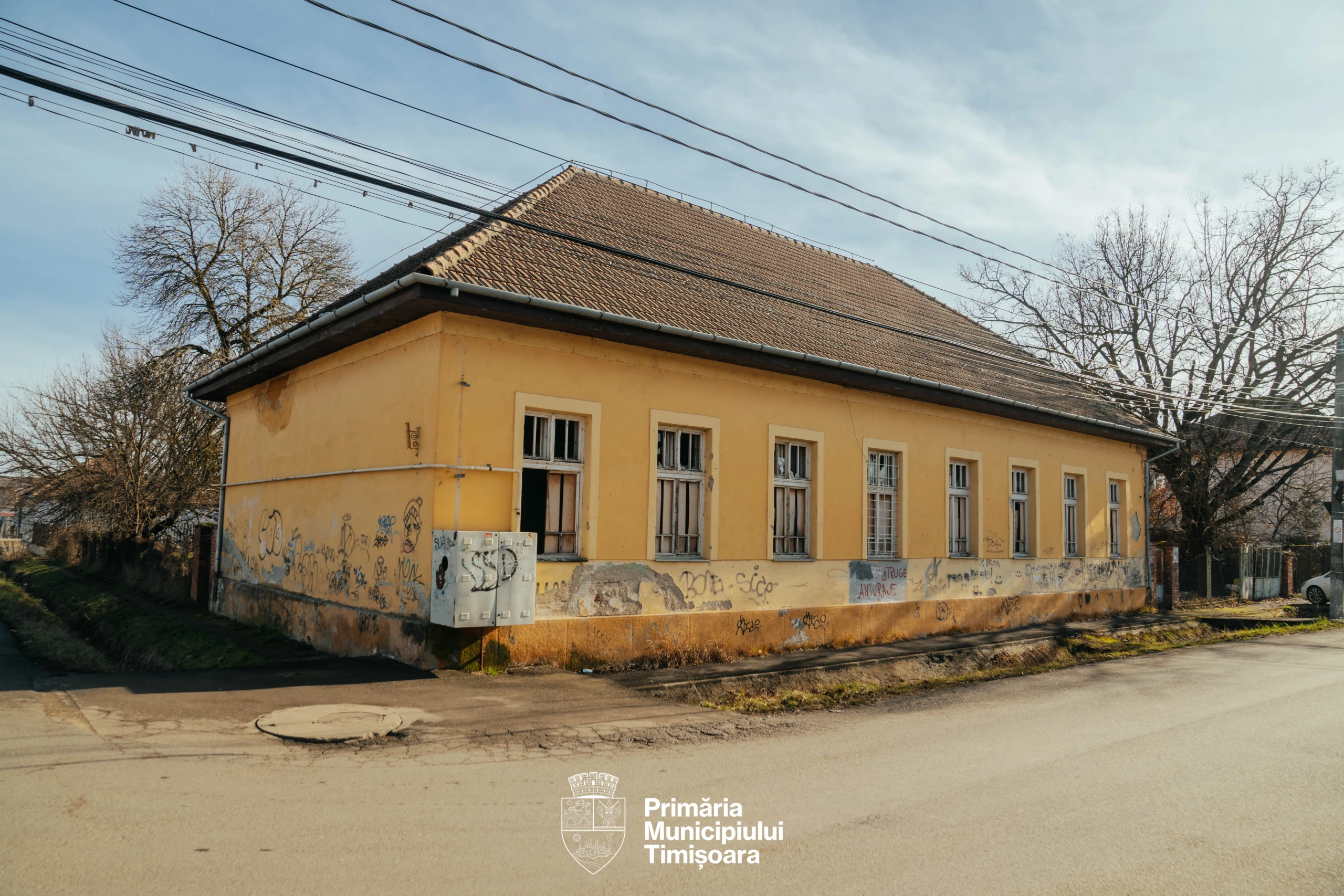 PR în loc de administrație. USR descoperă Școala Mică din Plopi exact când devine subiect public